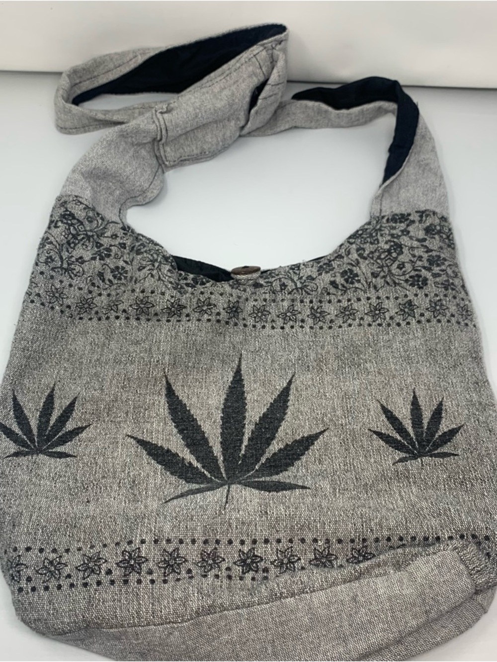 Boho Hemp Rising International Gray Hobo Leaf Zip Crossbody Festival Bag Nepal - Picture 2 of 5